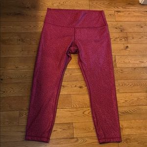 lululemon 7/8 maroon pattern legging